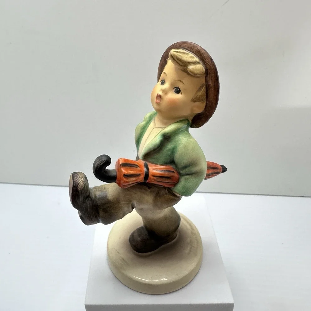 Goebel Hummel Happy Traveler Figurine 109/0 W Germany Vintage 5